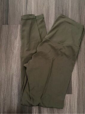 aerie Offline High-Rise Leggings in Olive